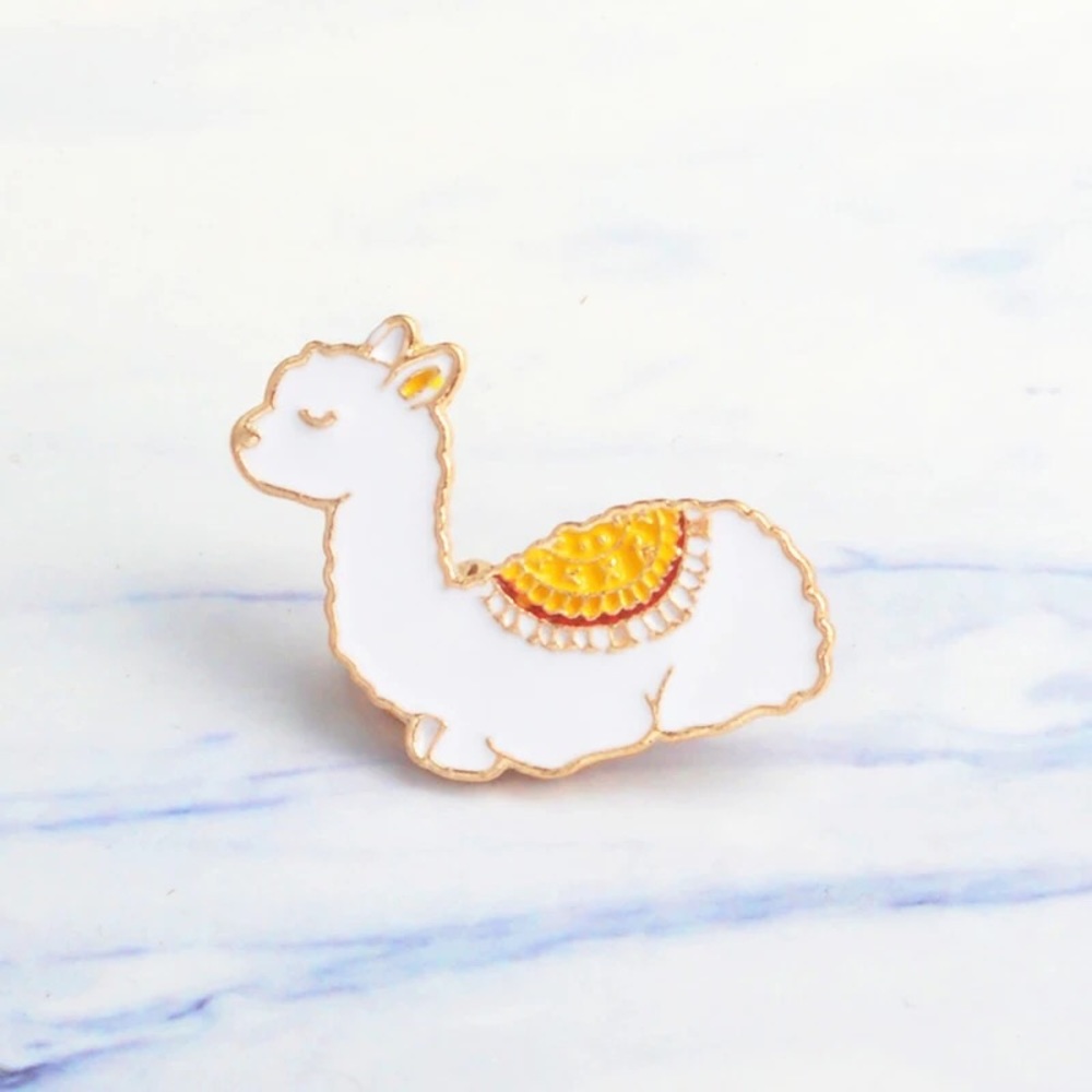 🎉 New Peaceful Sleeping Llama Enamel Pin